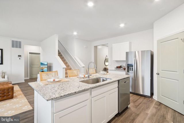 106 LEMLEY DR, Stephens City, VA 22655