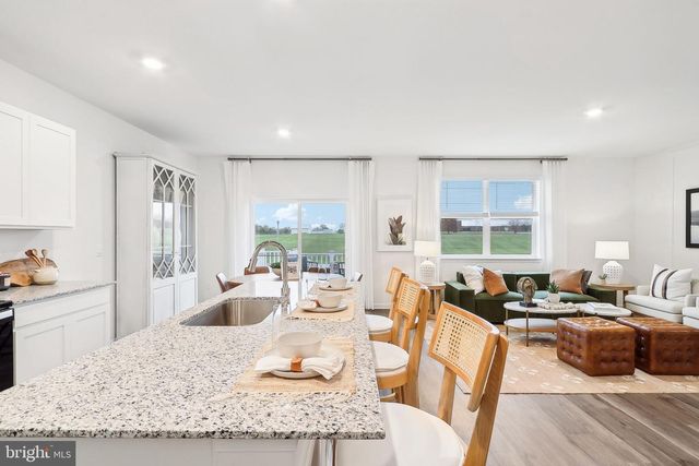 106 LEMLEY DR, Stephens City, VA 22655