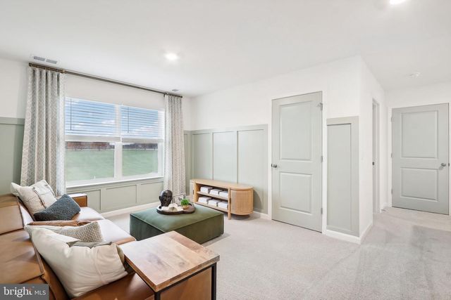 106 LEMLEY DR, Stephens City, VA 22655