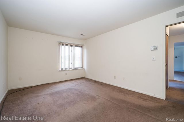 23788 Village House Drive N 8B, Southfield, MI 48033