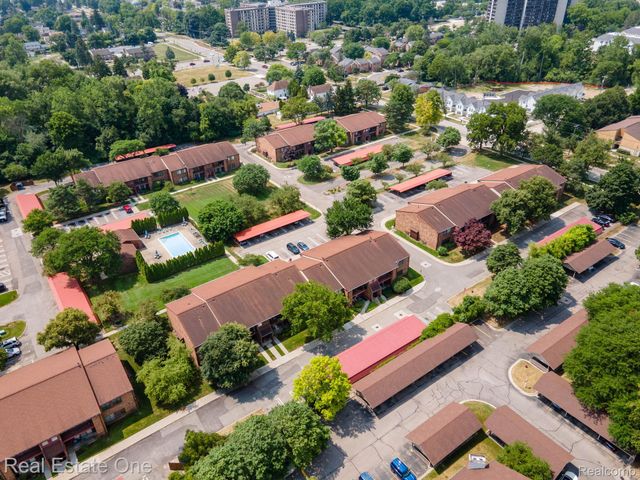 23788 Village House Drive N 8B, Southfield, MI 48033