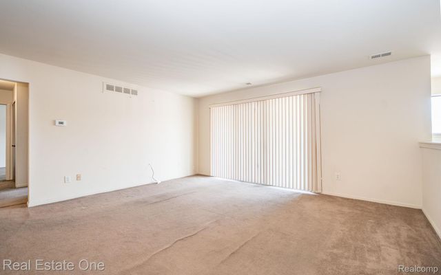 23788 Village House Drive N 8B, Southfield, MI 48033