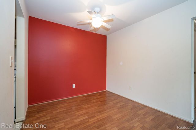 23788 Village House Drive N 8B, Southfield, MI 48033