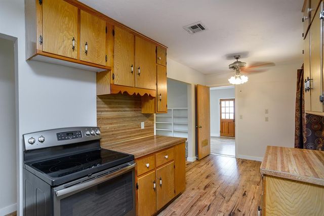 314 SW 3rd Street, Perkins, OK 74059