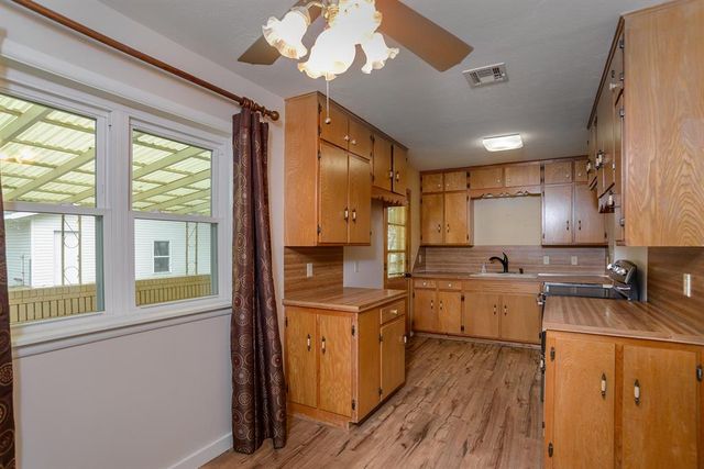 314 SW 3rd Street, Perkins, OK 74059