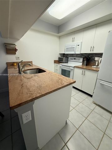 609 Waterside Drive 609, Hypoluxo, FL 33462