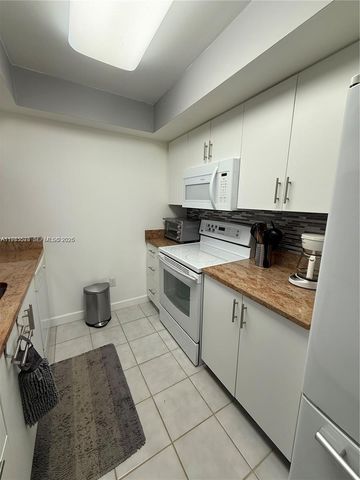 609 Waterside Drive 609, Hypoluxo, FL 33462