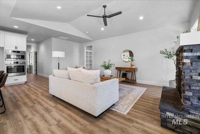 1012 Whitewater Way, Emmett, ID 83617