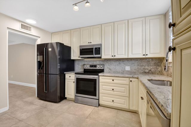 4288 D Este Court, Lake Worth, FL 33467