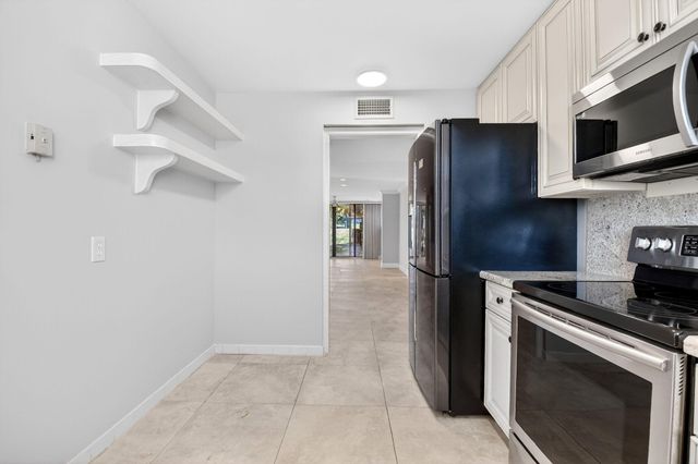 4288 D Este Court, Lake Worth, FL 33467