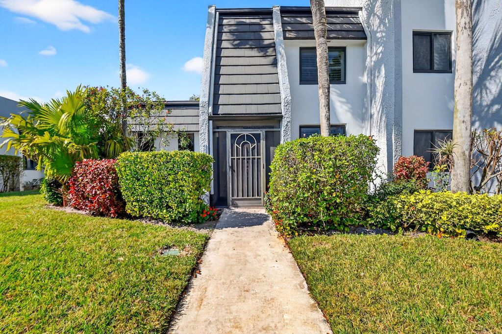 4288 D Este Court, Lake Worth, FL 33467