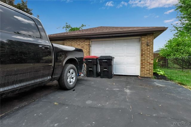 145 Hinchey Avenue, Lancaster, NY 14043