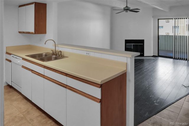 1011 S Ironton Street 204, Aurora, CO 80012