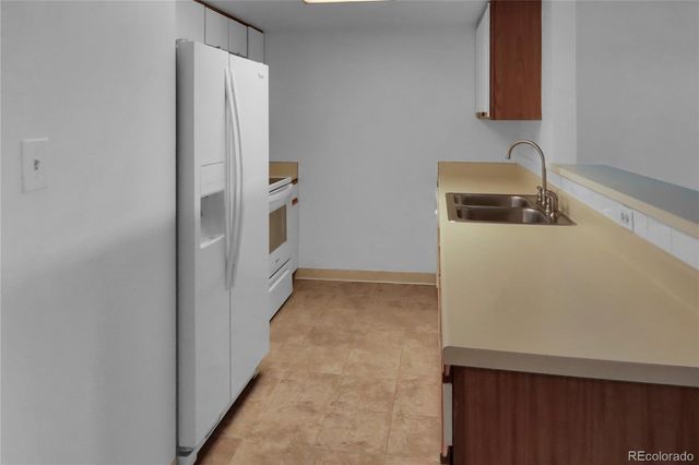1011 S Ironton Street 204, Aurora, CO 80012