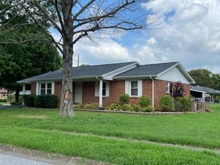 528 Sands Dr, Hopkinsville, KY 42240