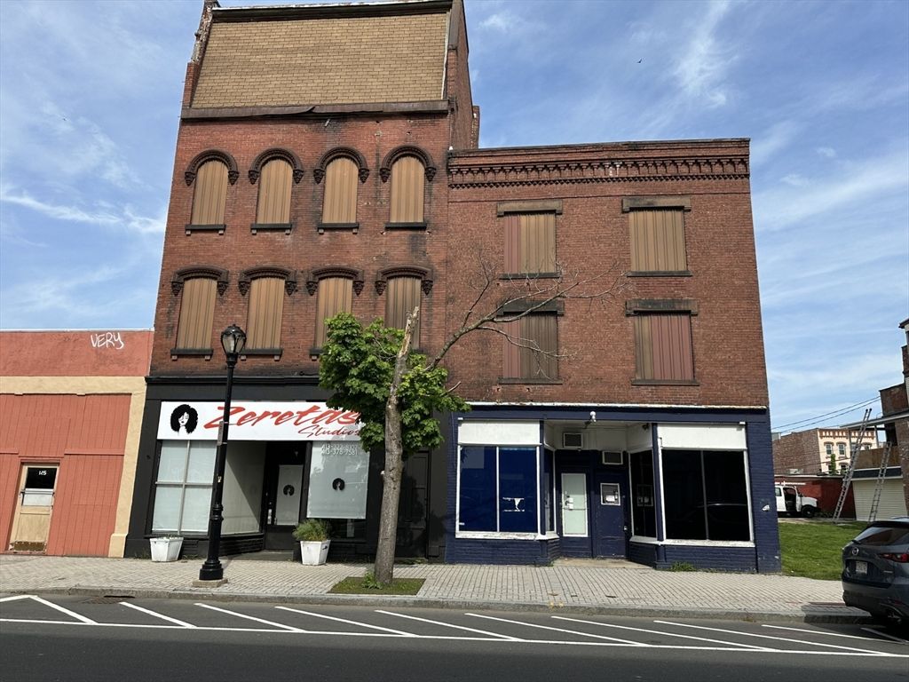 117-123 High St, Holyoke, MA 01040