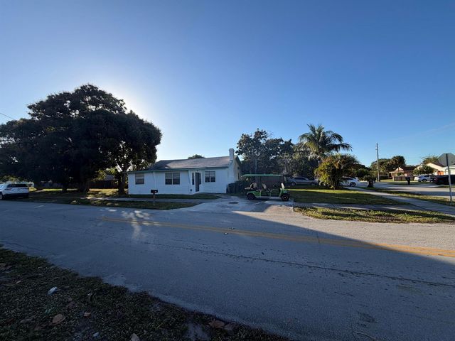 520 NW 3RD Street, Delray Beach, FL 33444