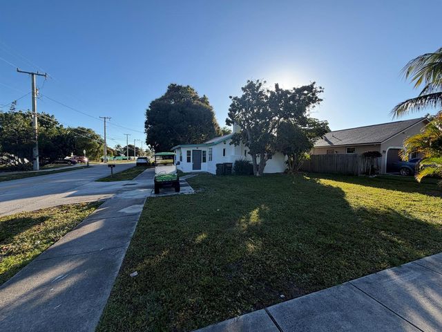 520 NW 3RD Street, Delray Beach, FL 33444