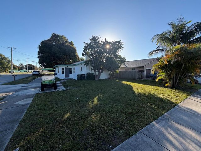 520 NW 3RD Street, Delray Beach, FL 33444