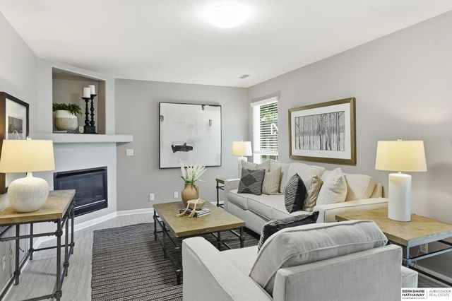17663 H Street, Omaha, NE 68135