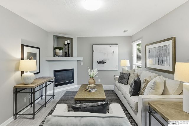 17663 H Street, Omaha, NE 68135