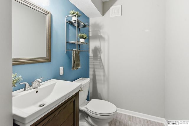 17663 H Street, Omaha, NE 68135