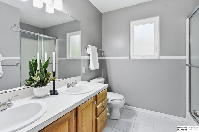 17663 H Street, Omaha, NE 68135