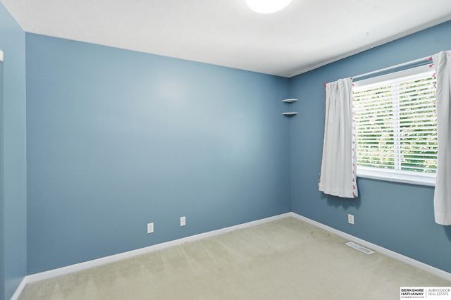17663 H Street, Omaha, NE 68135