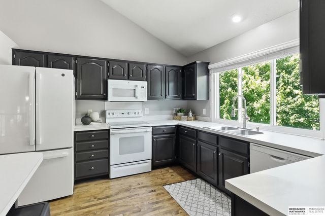 17663 H Street, Omaha, NE 68135