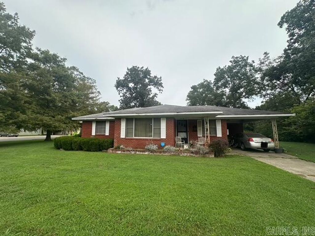218 W 8th Street, Lonoke, AR 72086