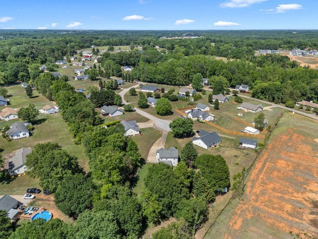 532 Tut Court, Woodruff, SC 29388