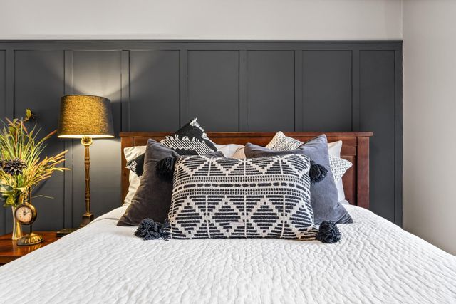 468 Heartland Court, Chanhassen, MN 55317