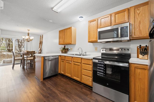 468 Heartland Court, Chanhassen, MN 55317