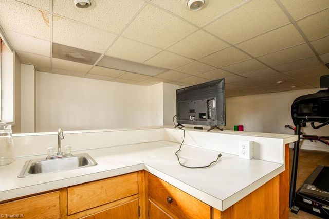 305 Carter Drive, Thomasville, NC 27360