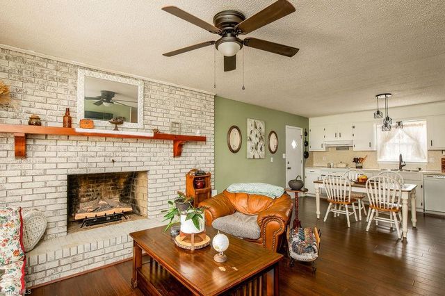 305 Carter Drive, Thomasville, NC 27360