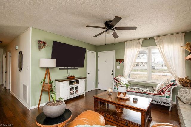 305 Carter Drive, Thomasville, NC 27360