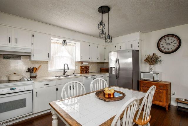 305 Carter Drive, Thomasville, NC 27360