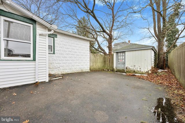 214-216 BEECH RD, Wallingford, PA 19086