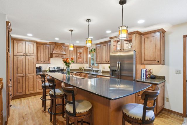 3938 Blackhawk Circle, Eagan, MN 55122