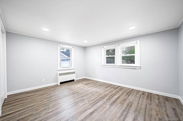 4 Oak Lane, Coram, NY 11727