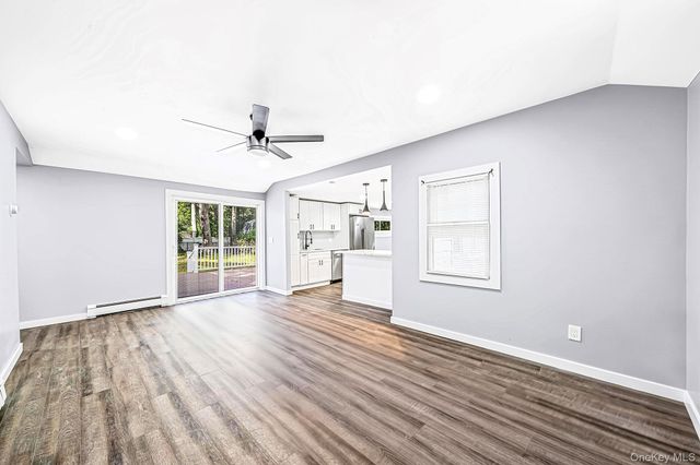 4 Oak Lane, Coram, NY 11727