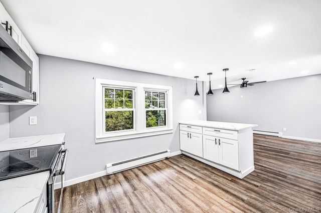 4 Oak Lane, Coram, NY 11727