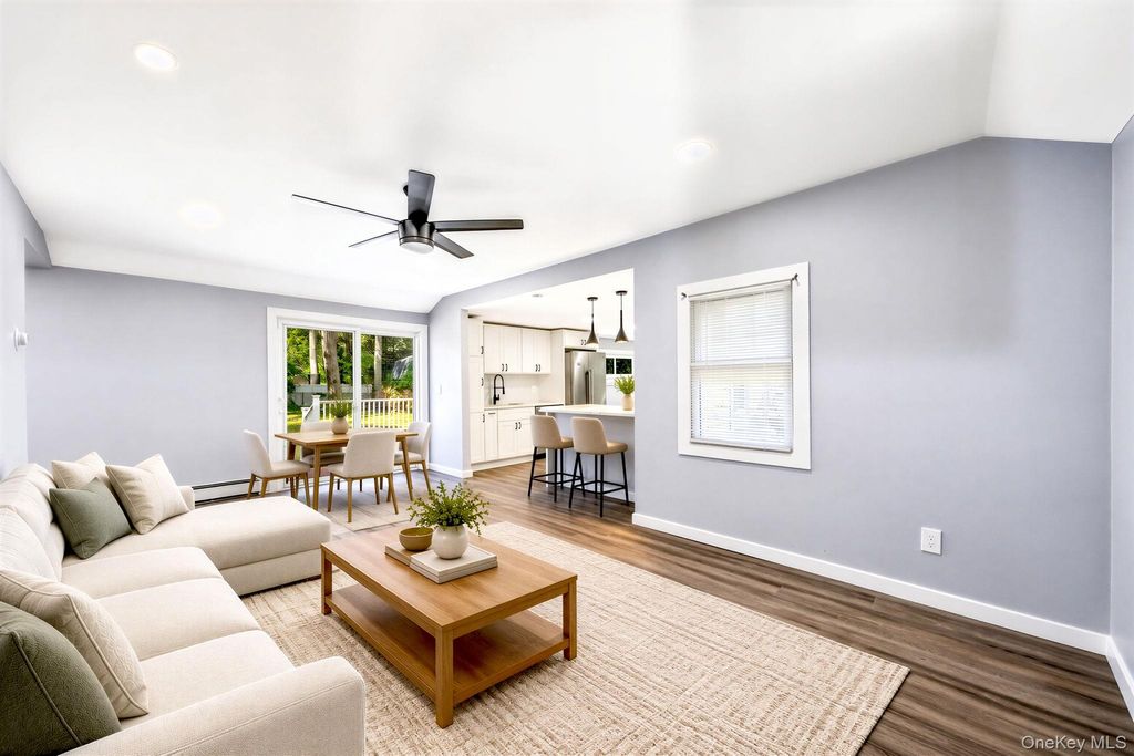 4 Oak Lane, Coram, NY 11727 — photo 5