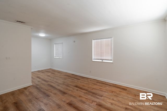 4060 Cresthaven Rd, Mobile, AL 36609