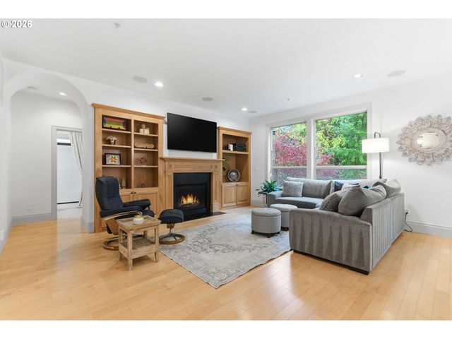 1645 Sw JOSHUA St, Portland, OR 97219