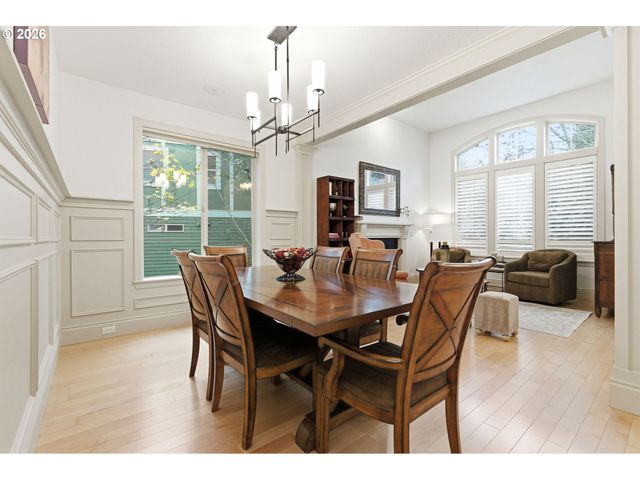 1645 Sw JOSHUA St, Portland, OR 97219