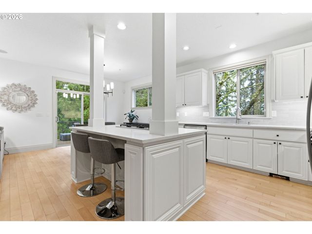 1645 Sw JOSHUA St, Portland, OR 97219