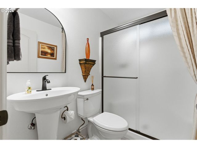 1645 Sw JOSHUA St, Portland, OR 97219