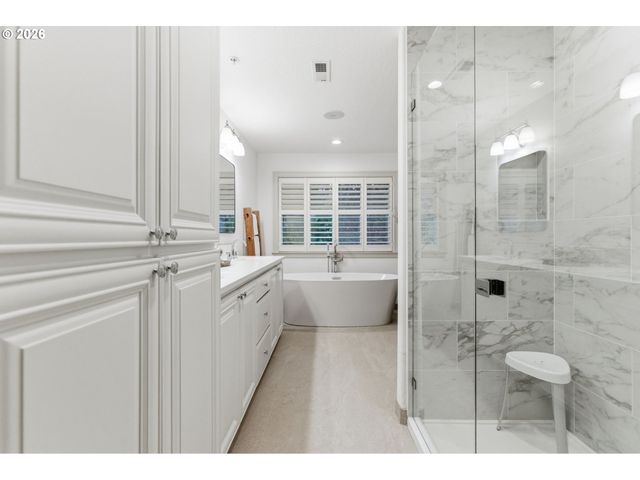 1645 Sw JOSHUA St, Portland, OR 97219