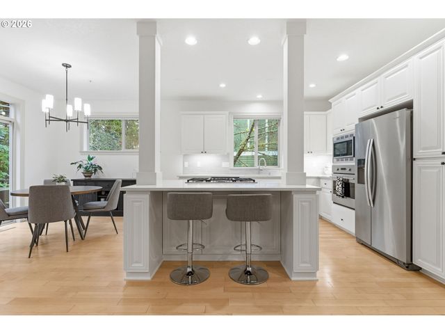 1645 Sw JOSHUA St, Portland, OR 97219